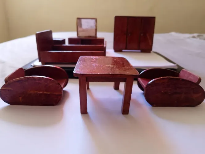 KIT DE MÓVEIS EM MINIATURA CASA DE BONECA FEITOS E PINTADOS A MÃO DOS ANOS 40