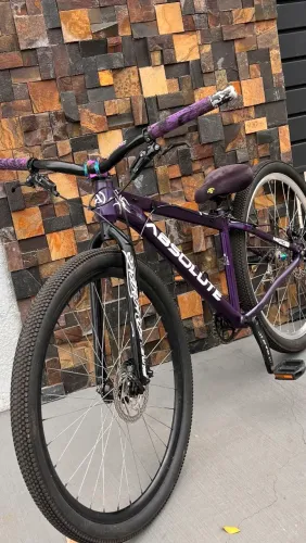 Vende-se Nero 5 aro 29 completa