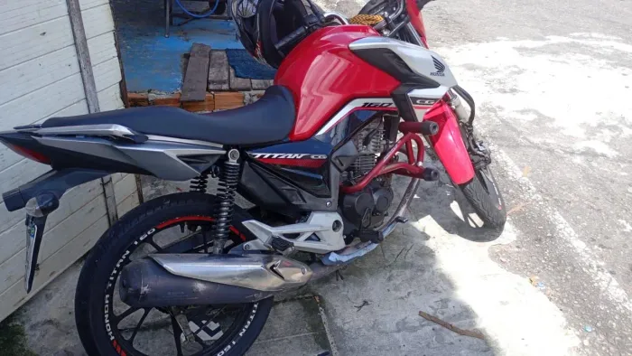 HONDA CG TITAN 22/22 ÚNICO DONO