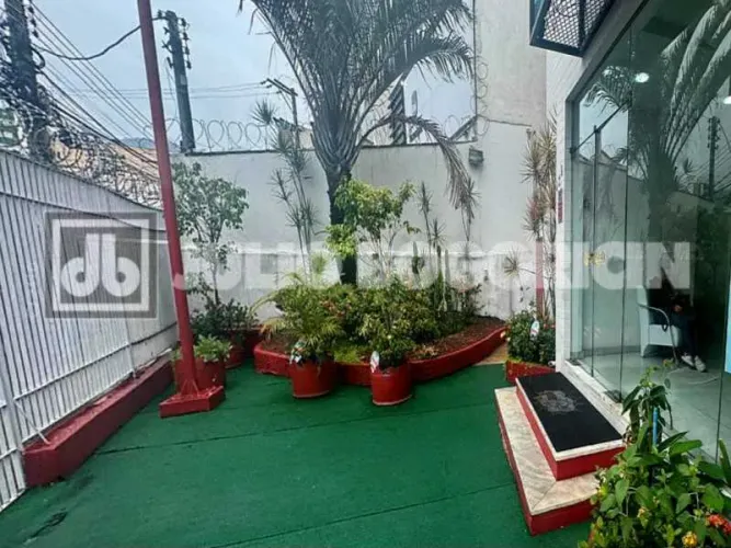 Prédio : / Comercial / Méier/Rua Dias da Cruz São 562m²/15 salas /7 banheiros