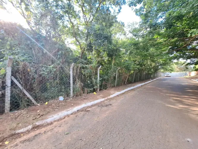 Chacara com 2.350m² Setor Balneario Meia Ponte, Goiania, Goias.