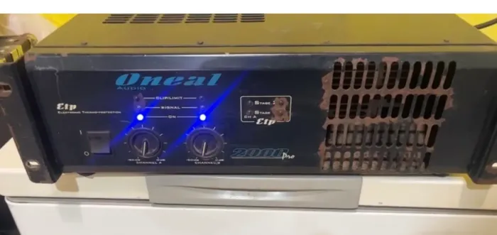 Amplificador oneal 2000 pro 