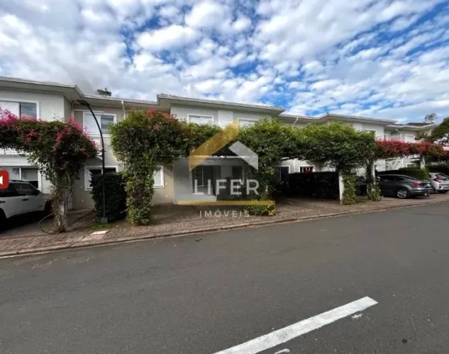 Sobrado com 3 dormitórios, suíte e espaço gourmet no Condomínio Vila Imperial em Valinhos