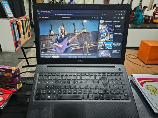 Dell Inspiron i7 8ª ger - 8gb RAM - SSD 240gb