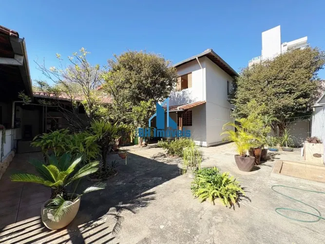 Casa à venda de 4 quartos e 4 vagas no bairro Castelo - Belo Horizonte/MG