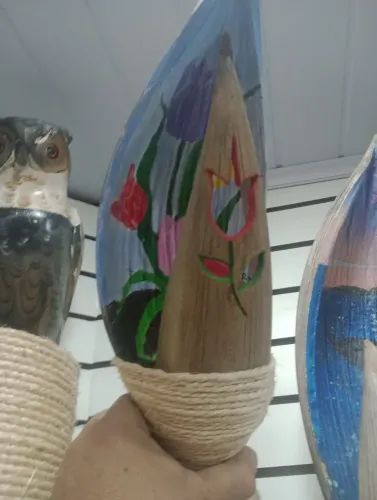 Abajur artesanal pintado a mão