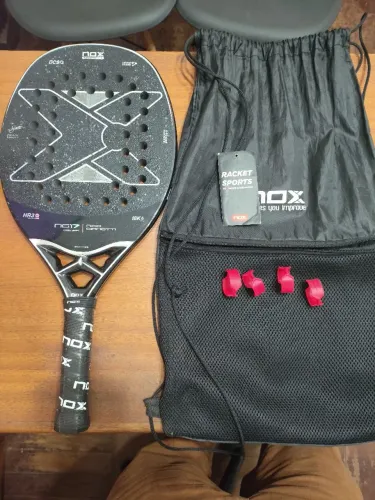 Raquete Nox NG 17 muito nova