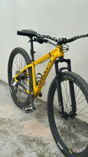 Mountain Bike 29 11 velocidades Deore
