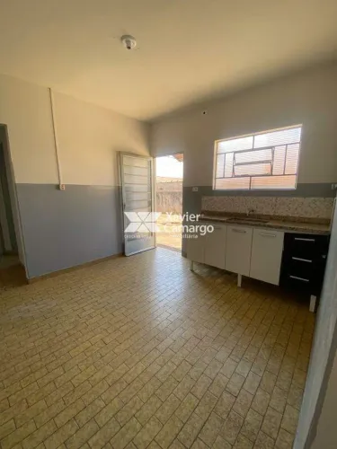 Casa com 2 quartos para locação no Centro - Ipeúna/SP