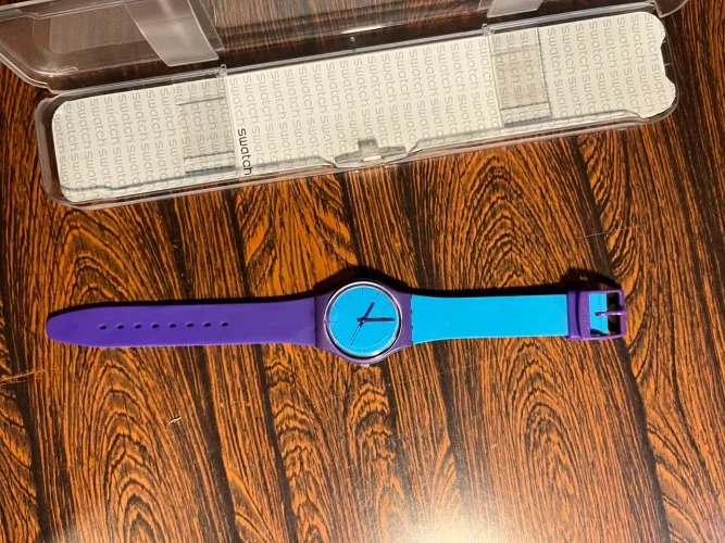 Relógio Swatch Swiss Roxo e Azul