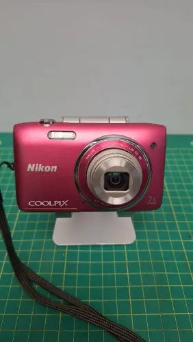 Câmera digital Nikon S3500 20.1 megapixel completa