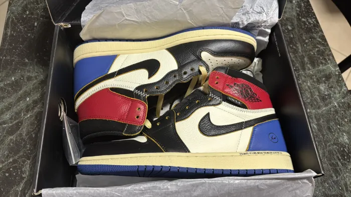Tênis Nike Air Jordan alto
