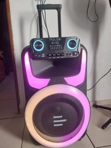 Caixa de som 750w troco em um iPhone 11 Pro 12 pro