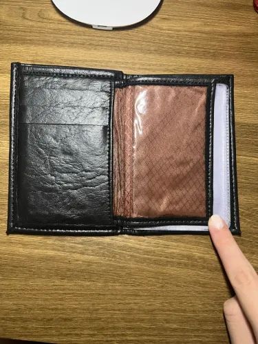 Carteira masculina/feminina preta em ótimo estado 