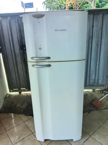 Geladeira Electrolux gelo seco 430L