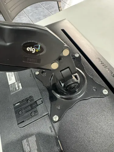 Suporte Articulado para Monitor