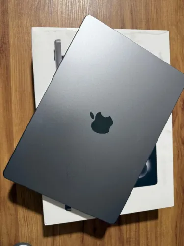MacBook Pro 14" M3 - 512 GB SSD - 8 GB de memória unificada - Space Black Modelo A2918