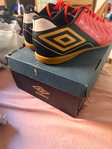 Chuteira Umbro