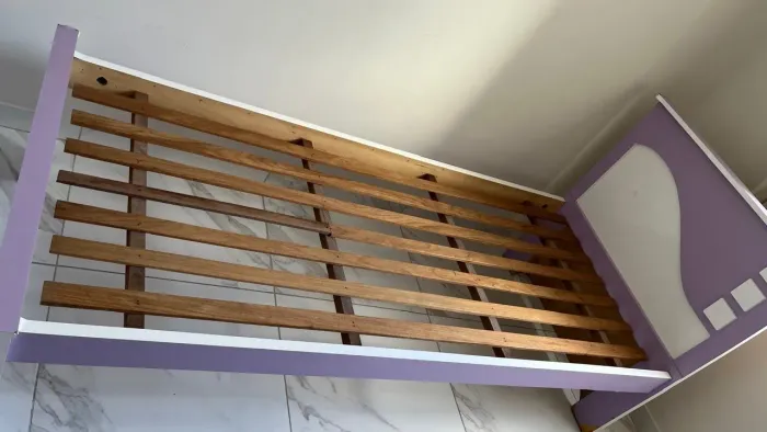 Vendo cama de solteiro
