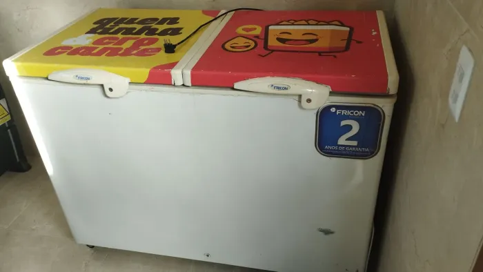 Freezer/conservador horizontal Fricon 411 litros duas portas