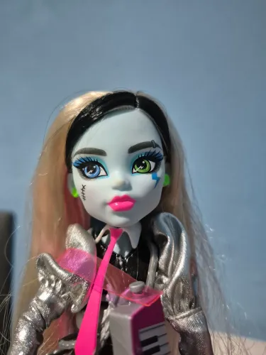Boneca Monster High G3 Amped Up Frankie Completa