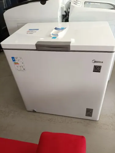 Vendo freezer Midea 198 litros