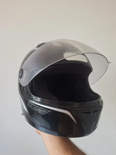 Capacete tamanho 58