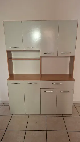 Armário de cozinha compacto