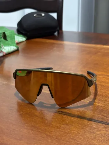 Oakley Sutro 