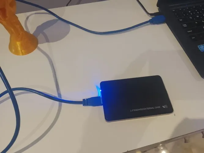 HD externo 1 TB Muito Novo 100% saúde e velocidade 3.0 