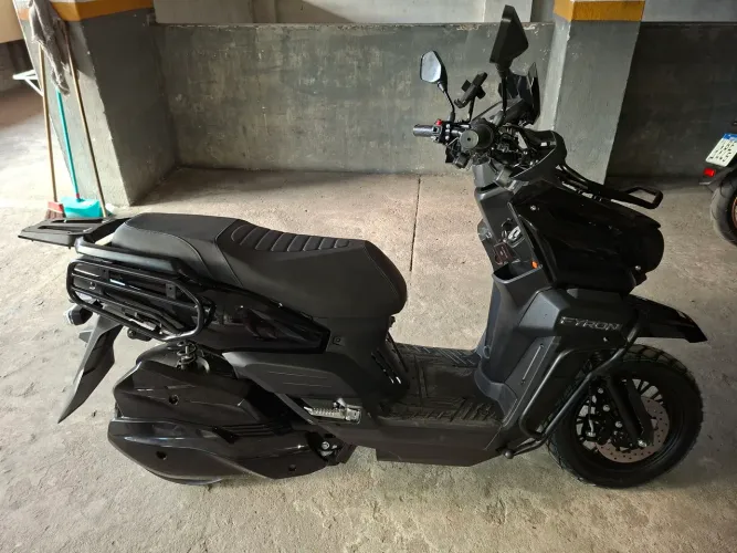 Scooter Elétrica Tank Fyron 1.000W Preta