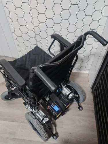 Cadeira de Rodas Motorizada Freedom 10 dias de uso apenas estado de nova.