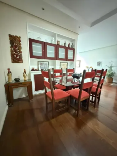 Apartamento para aluguel em Ipanema a poucos passos da praia no quadrilátero com 3 quartos