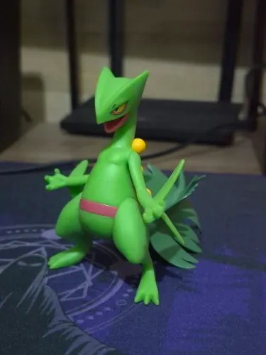Pokémon Sceptile - Boneco Colecionável em Ótimo Estado