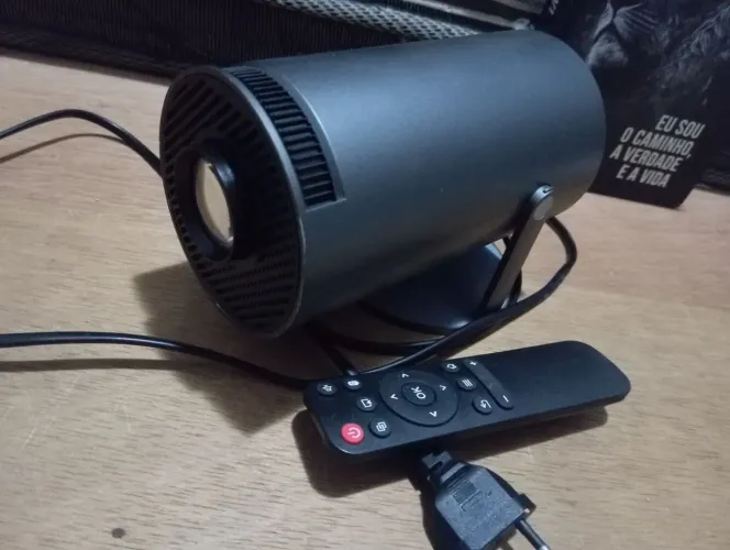 Projetor HY 300