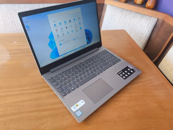Notebook Lenovo Intel core i5 8th, SSD m2 + HD de 1 tera,  8 GB de RAM