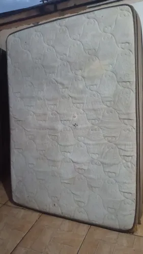 Vendo colchão de casal em ótimo estado entrego
