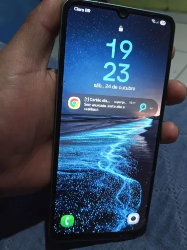 Samsung a06 128gb Todo original, trincado so na película de vidro.