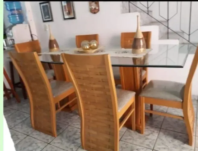 Mesa de jantar + 6 cadeiras madeira e tampo de vidro