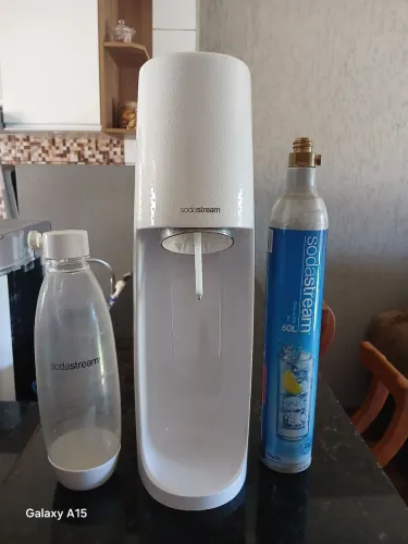 Maquina de água com gás sodastream fizzi