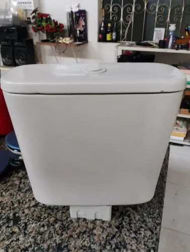 Caixa acoplada de vaso sanitário