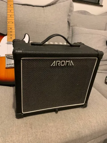 Amplificador de guitarra Aroma AG-30. Sem uso, nova