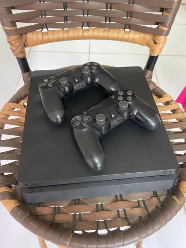 Ps4 slim de 1 terá