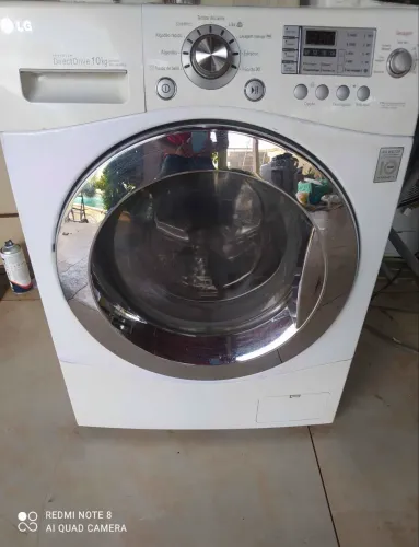 Lava e seca LG 10 kg semi nova