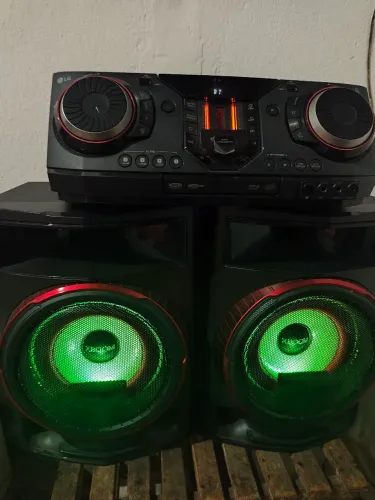 Som LG X BOM CL87 2350 Watts de potência