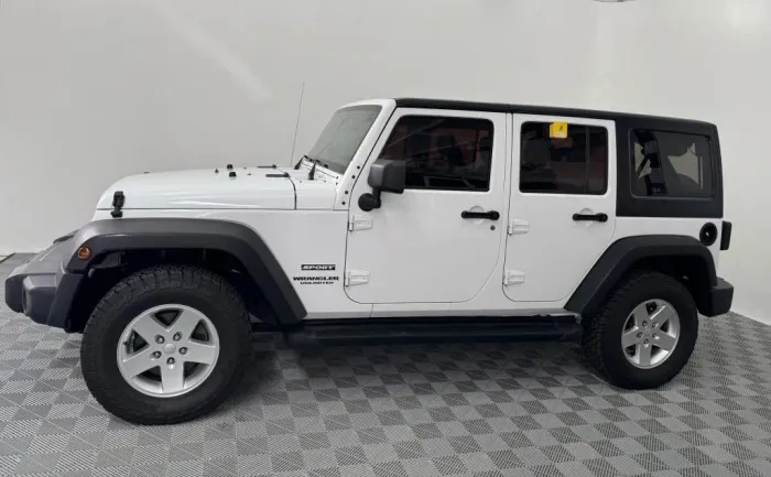 Jeep Wrangler Unlimited Sport 3.6 V6 284cv 4P 2014
