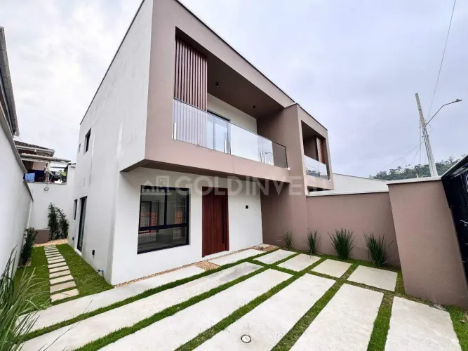 Casa com 3 quartos, sendo 1 suíte - bairro Centro II, próximo ao Parque das Esculturas, Br