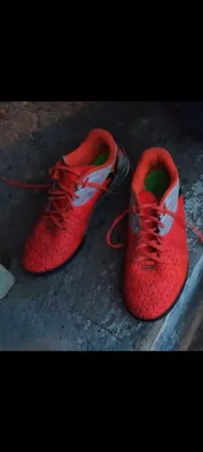 Vende se chuteira socyete