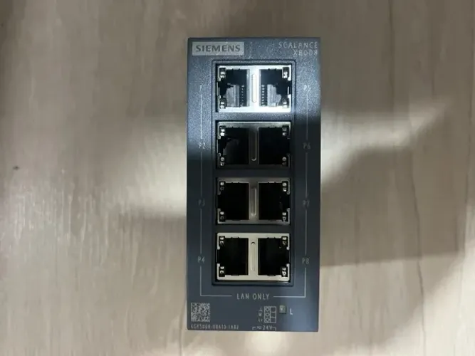 Switch industrial Siemens SCALANCE XB008 8 portas 10/100