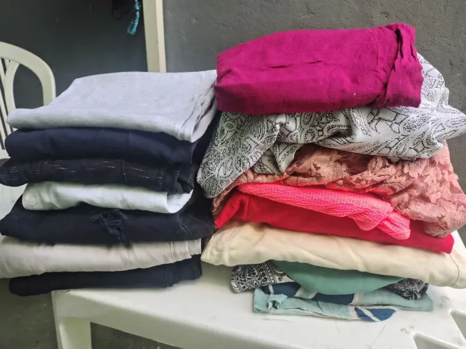 Lote de roupas 